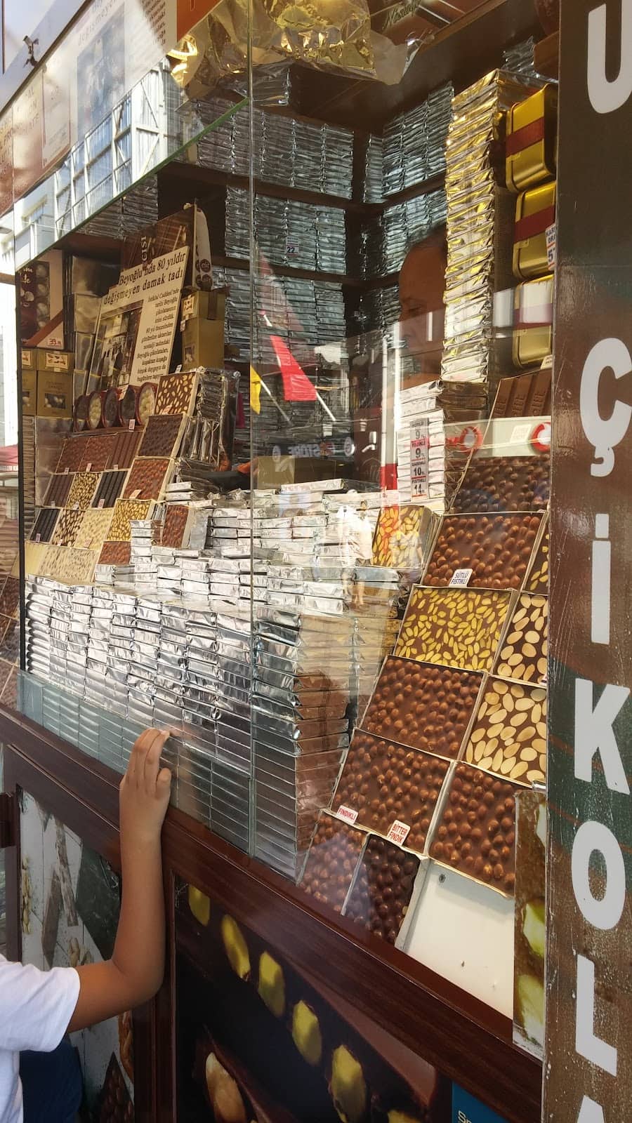 Tarihi Meşhur Beyoğlu Çikolatacısı