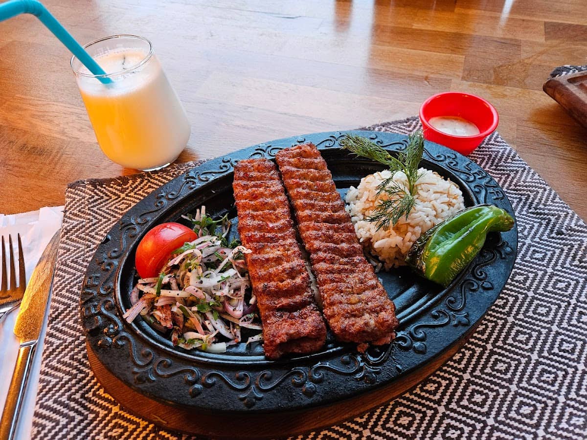 Mivan Restaurant Cafe